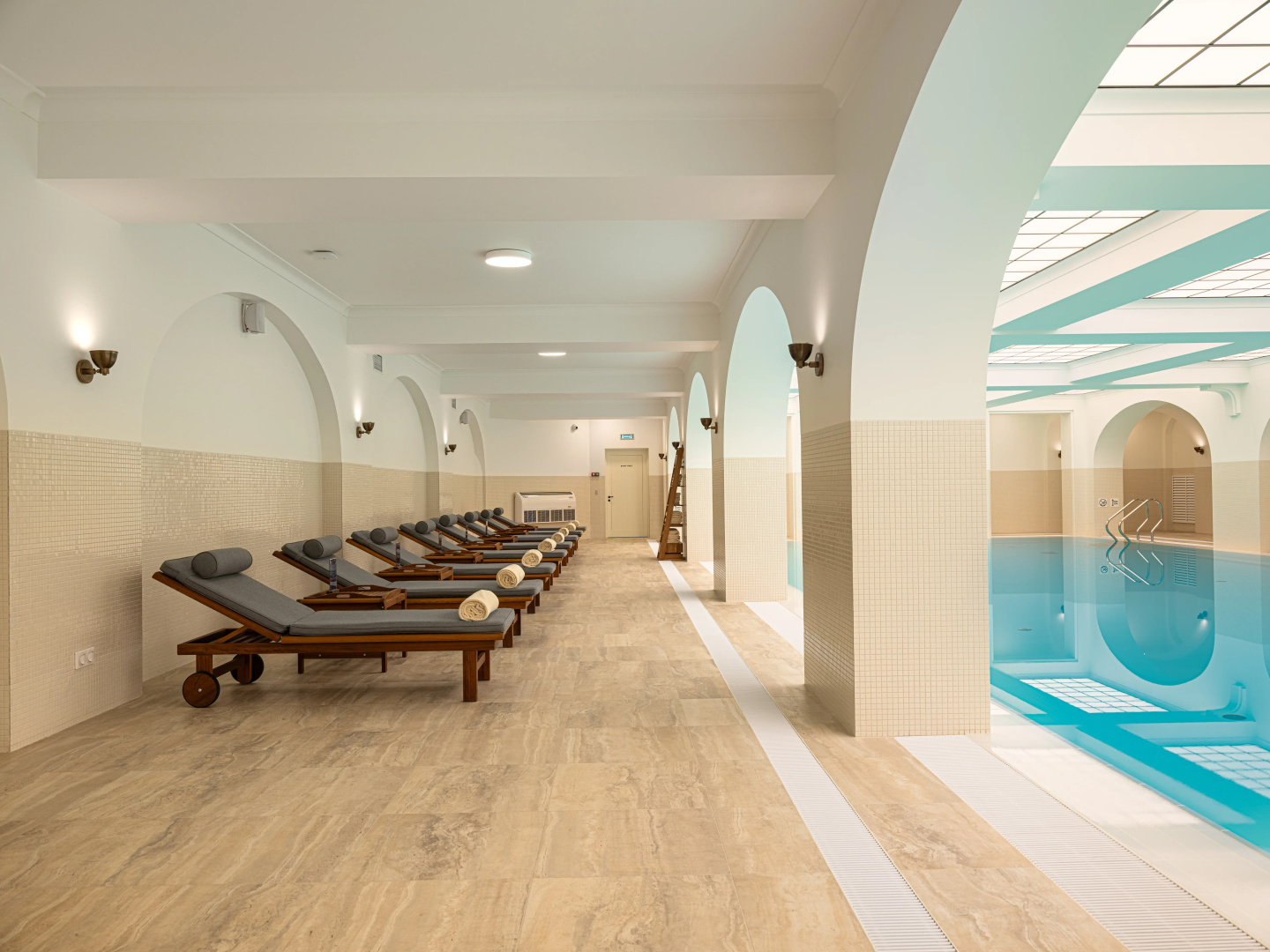 Отель RODINA Grand Hotel & SPA Irkutsk 5*