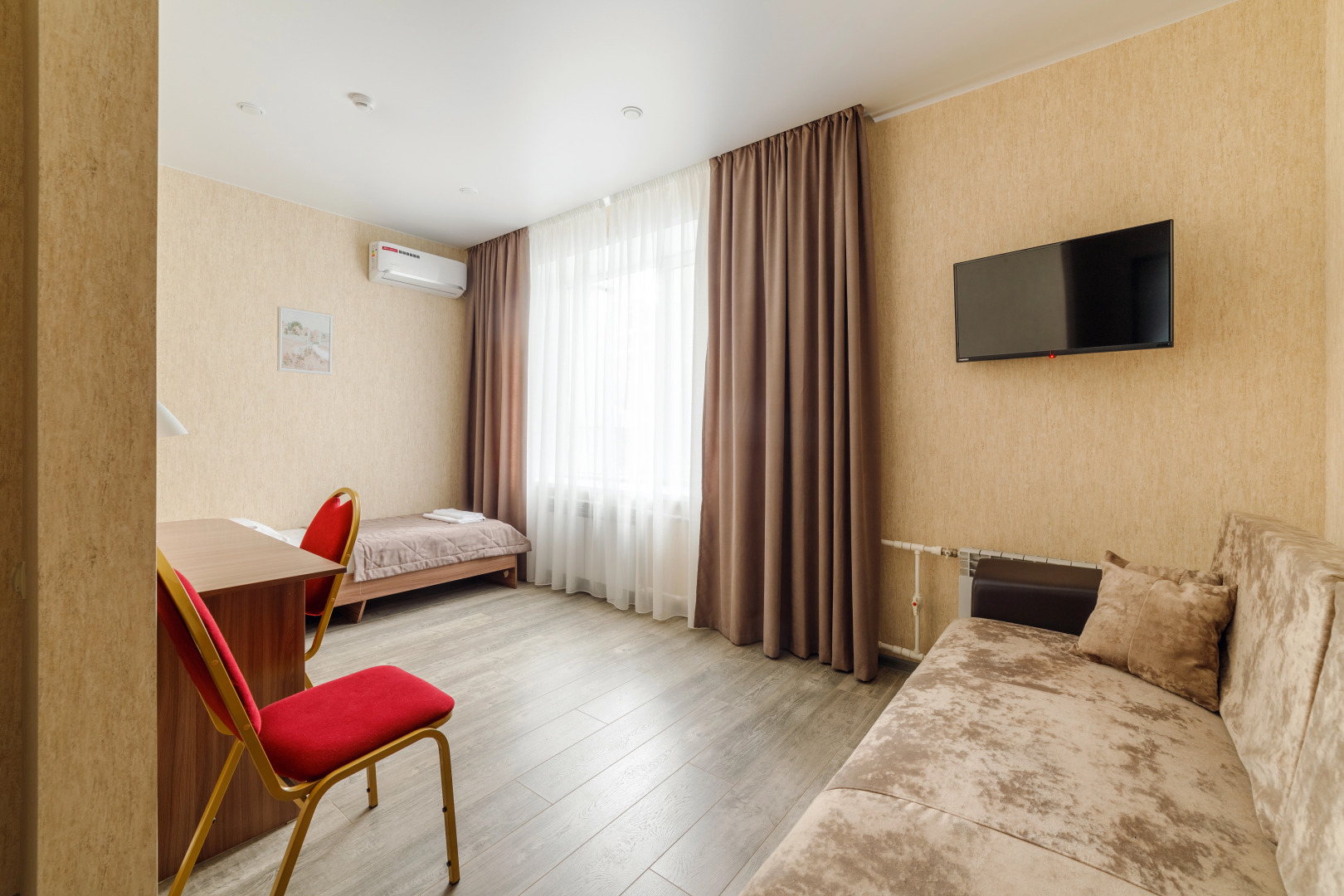 Отель Платон