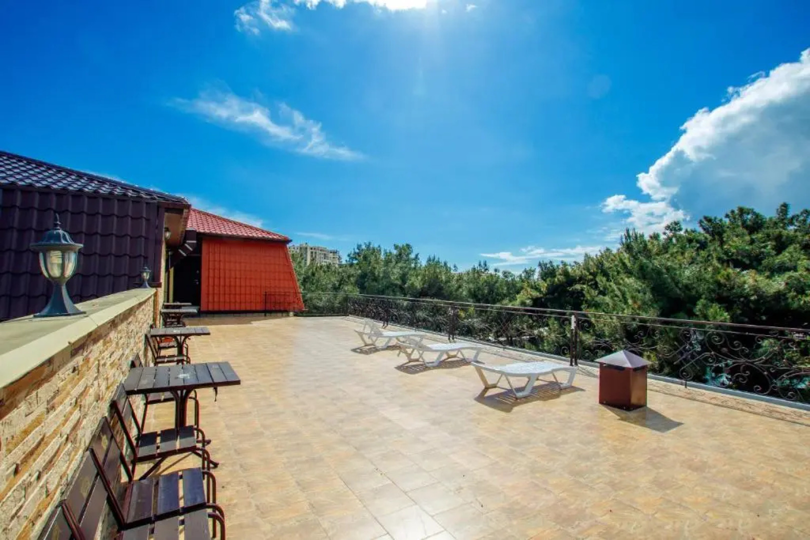 Отель Голден Кидс