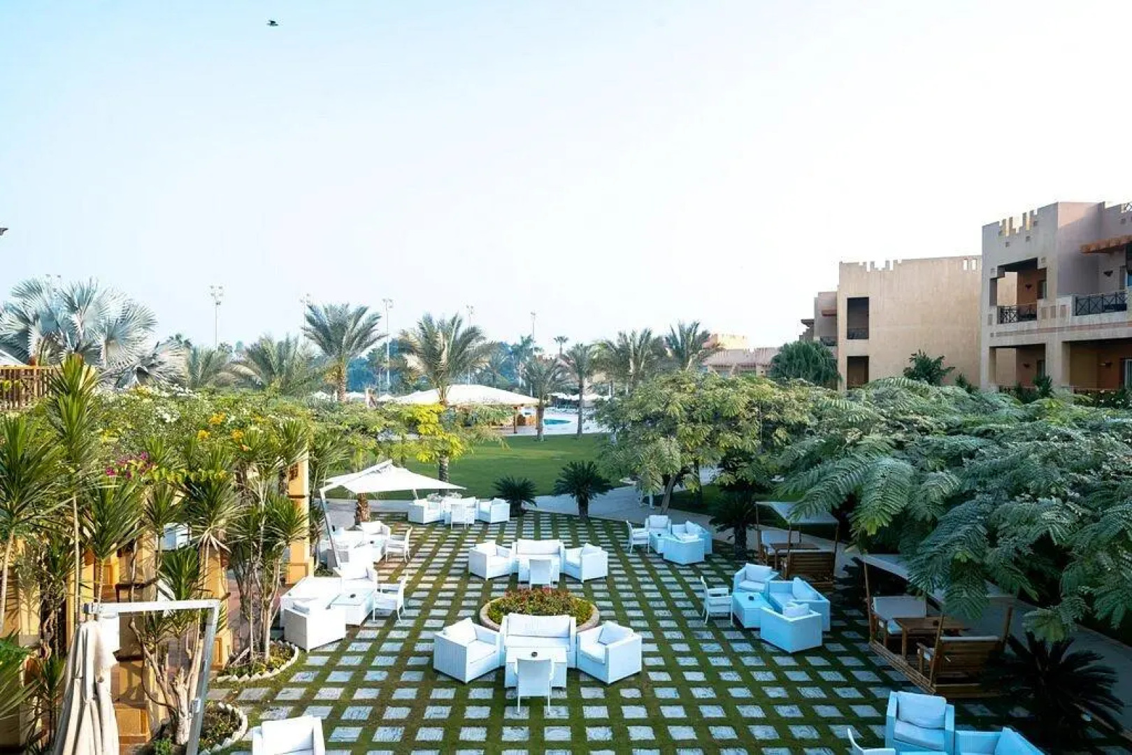 Курортный Отель Swiss Inn Pyramids Golf Resort