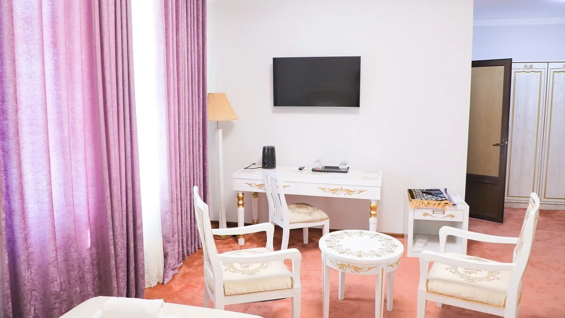 Отель Maqom Plaza