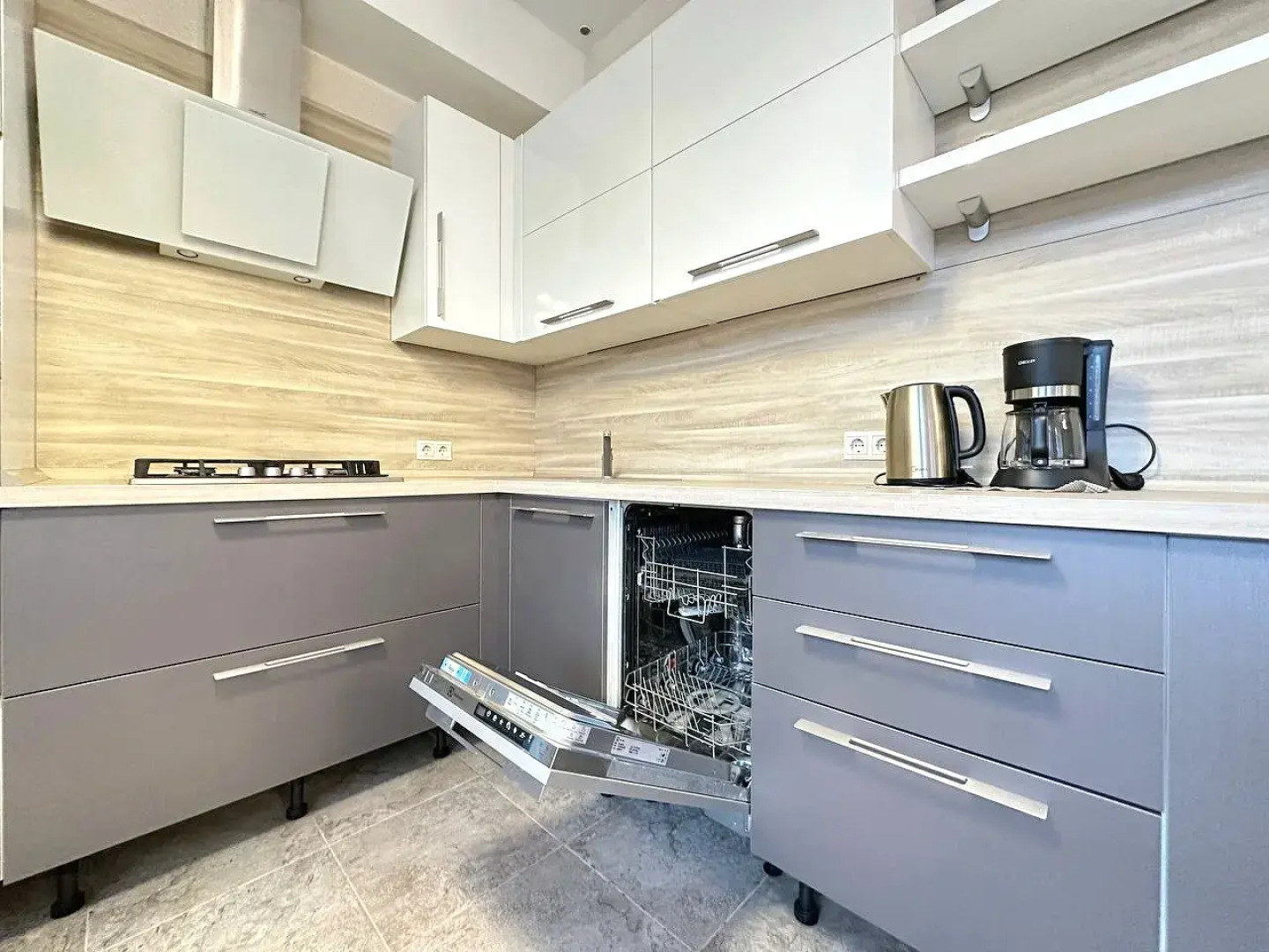 Квартира Трехкомнатная в центре на Орджоникидзе рядом с Набережной