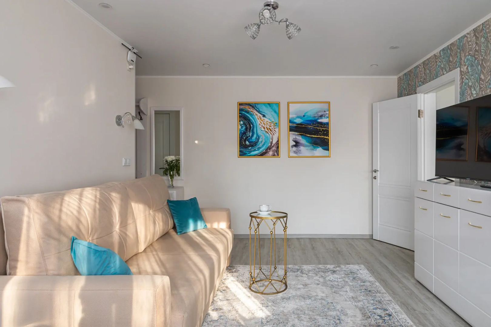 Апартаменты Kenig Holidays 2-к "Фламинго" в центре рядом с Южным вокзалом