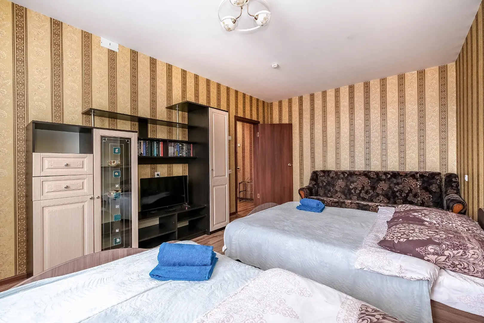 Квартира рядом с Мнтк им. Федорова и Ск Заря