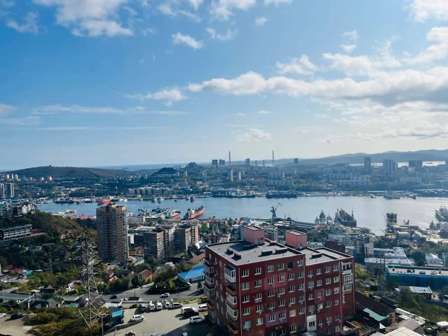 Апартаменты Светлая Квартира с Видом на Бухту Золотой Рог во Владивостоке