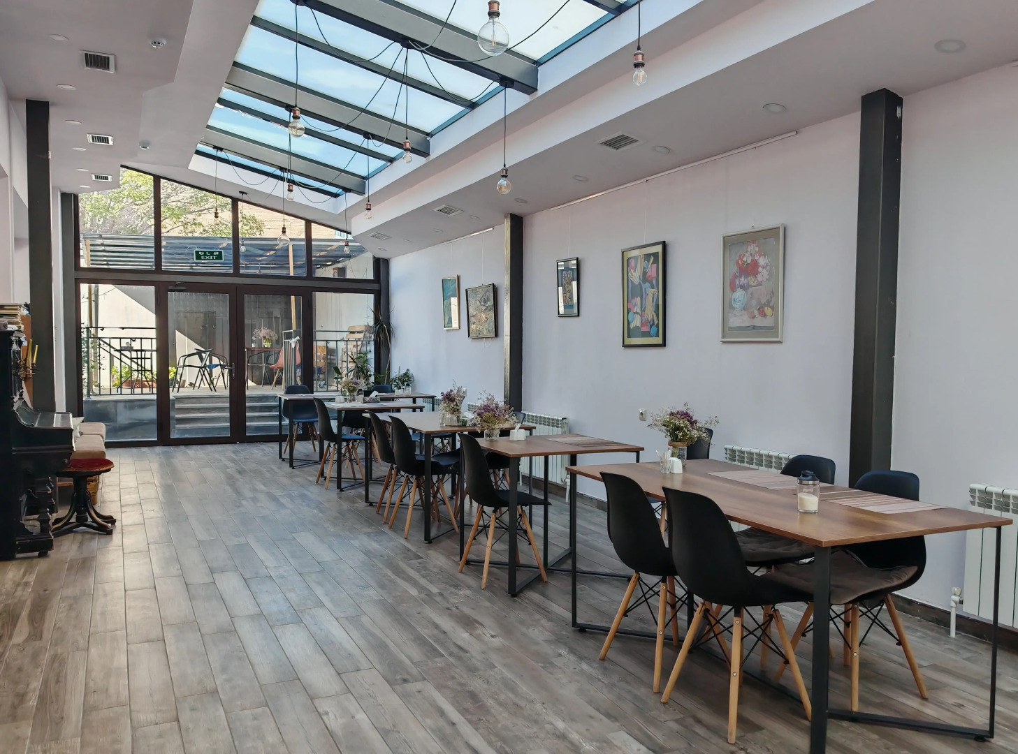 Отель Blur Inn Gallery