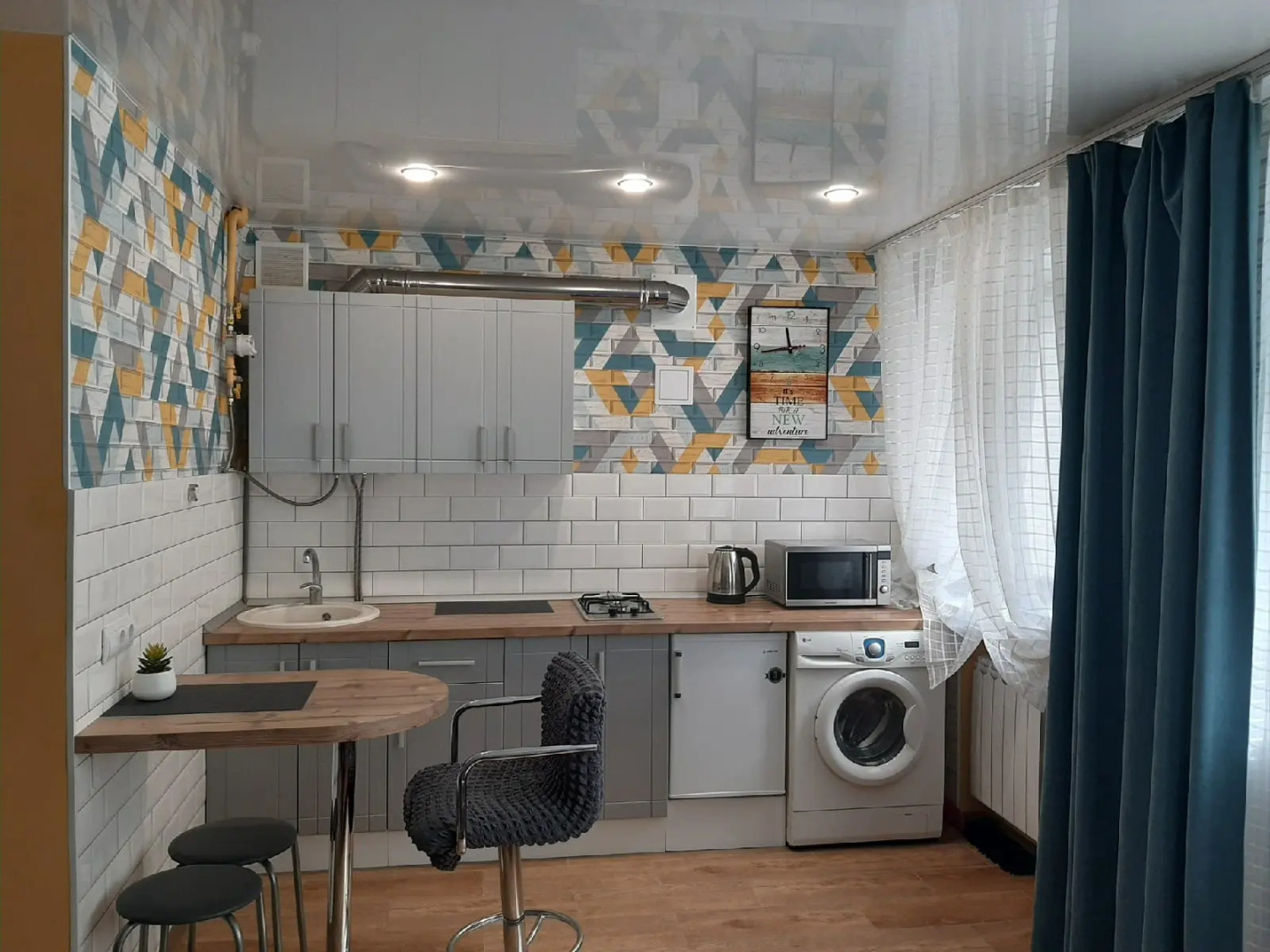 Апартаменты Yellow сети DeNewHome на Пушкинской