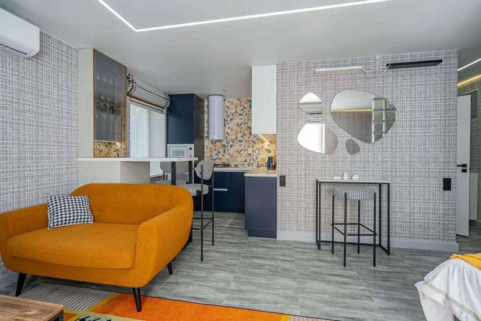 Квартира Чудесная студия рядом с Комаровским рынком