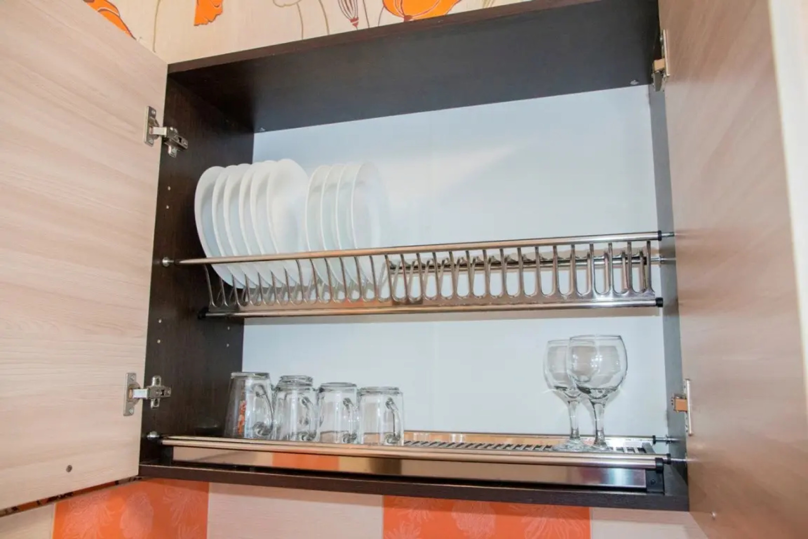 Двухкомнатные апартаменты у ДК Металлургов. Барбарис