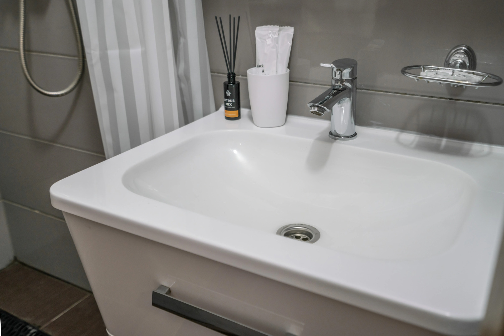 Квартира с Видом на Смольный Собор