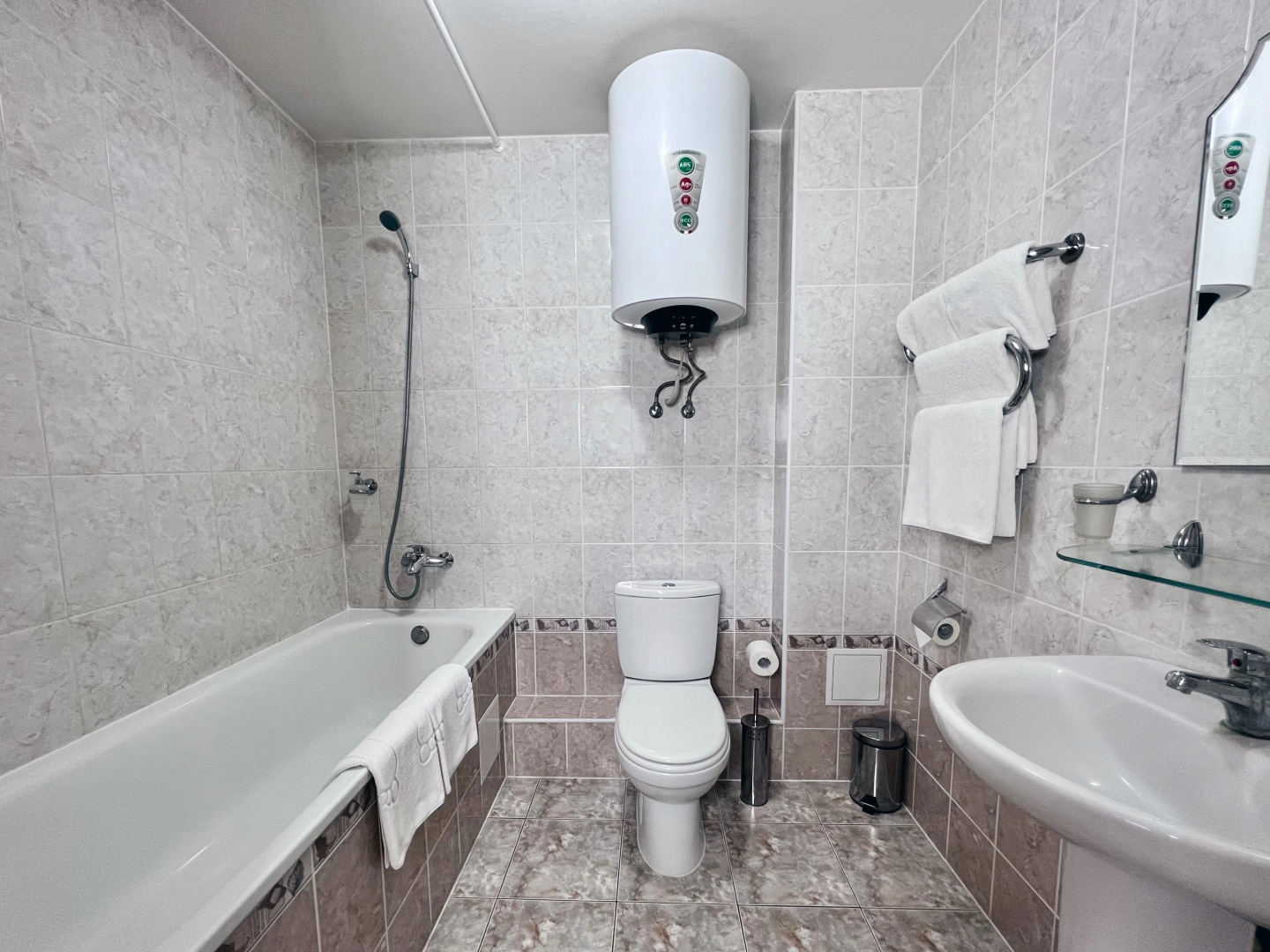 Отель Apri Polet Hotel