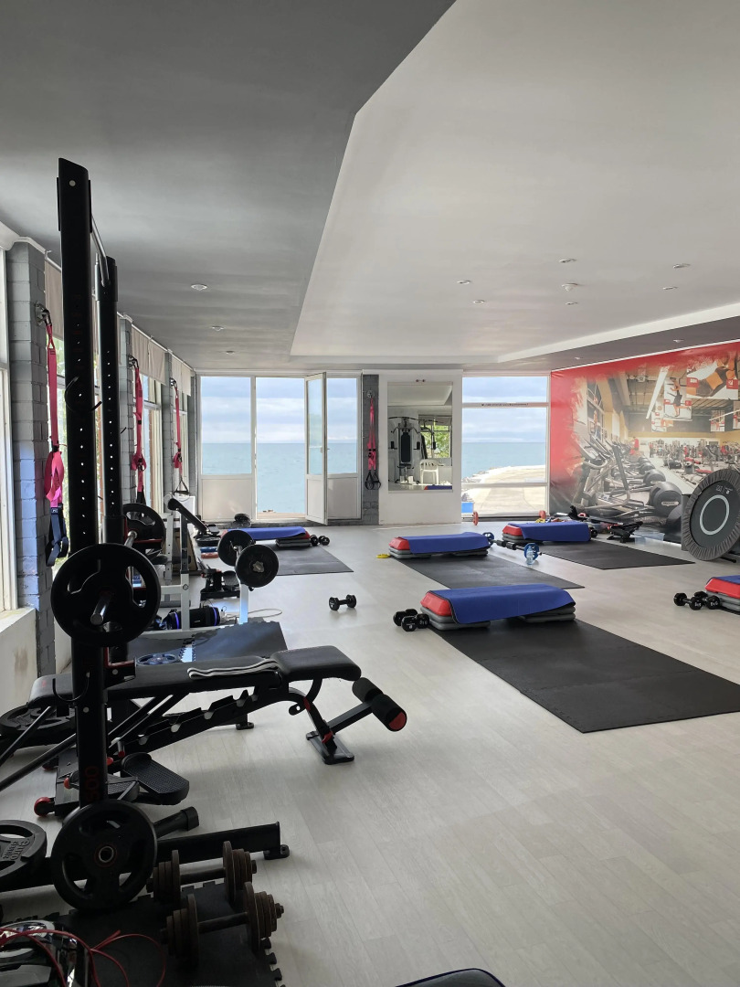 Курортный отель и яхт-клуб Торнадо