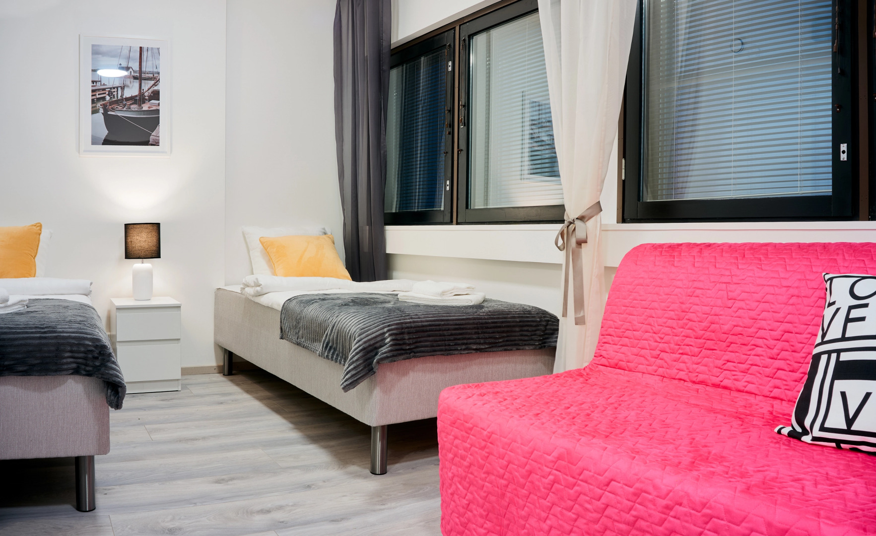 InnTOURIST hotel-hostel