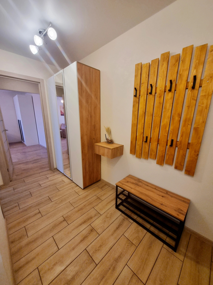 Квартира двухкомнатная в тихом районе и близко к метро