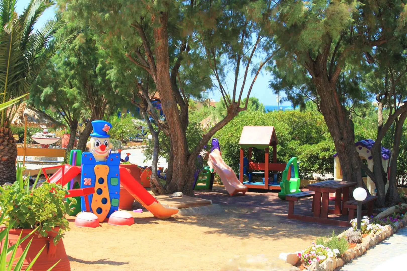 Отель Zorbas Beach Village