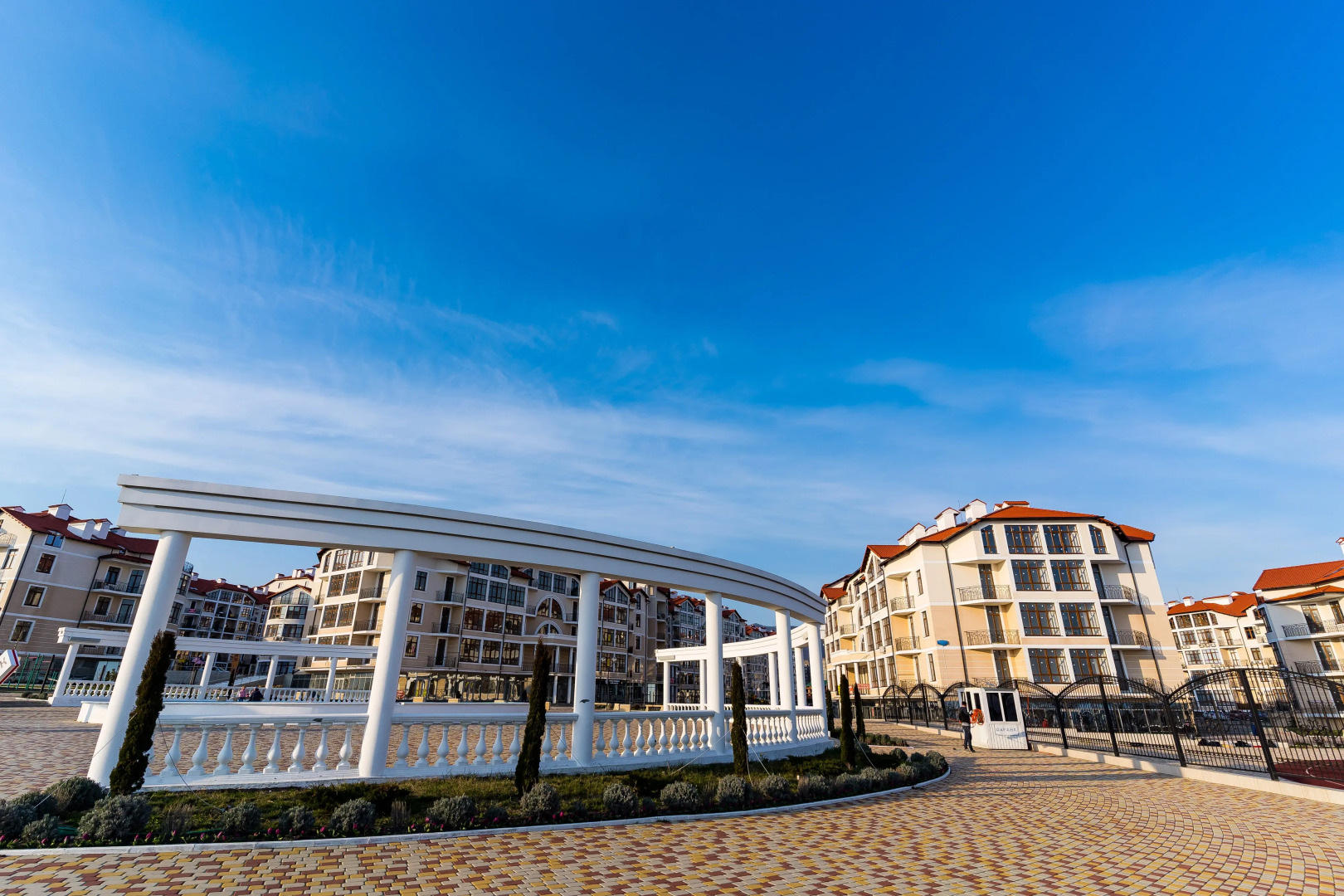 Апартаменты в элитном жилом комплексе у моря от LetoApart