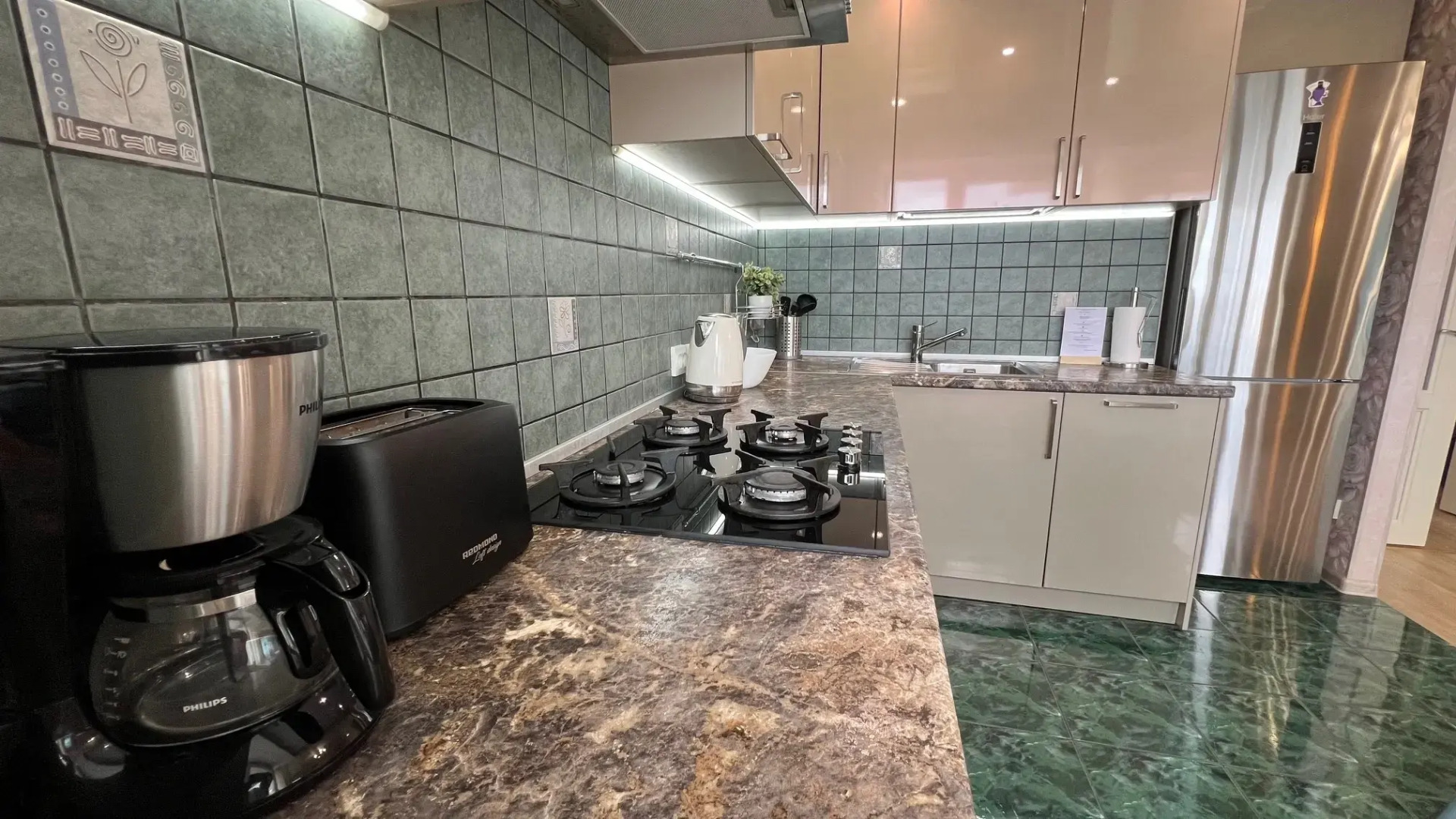 Квартира на набережной с видом на залив