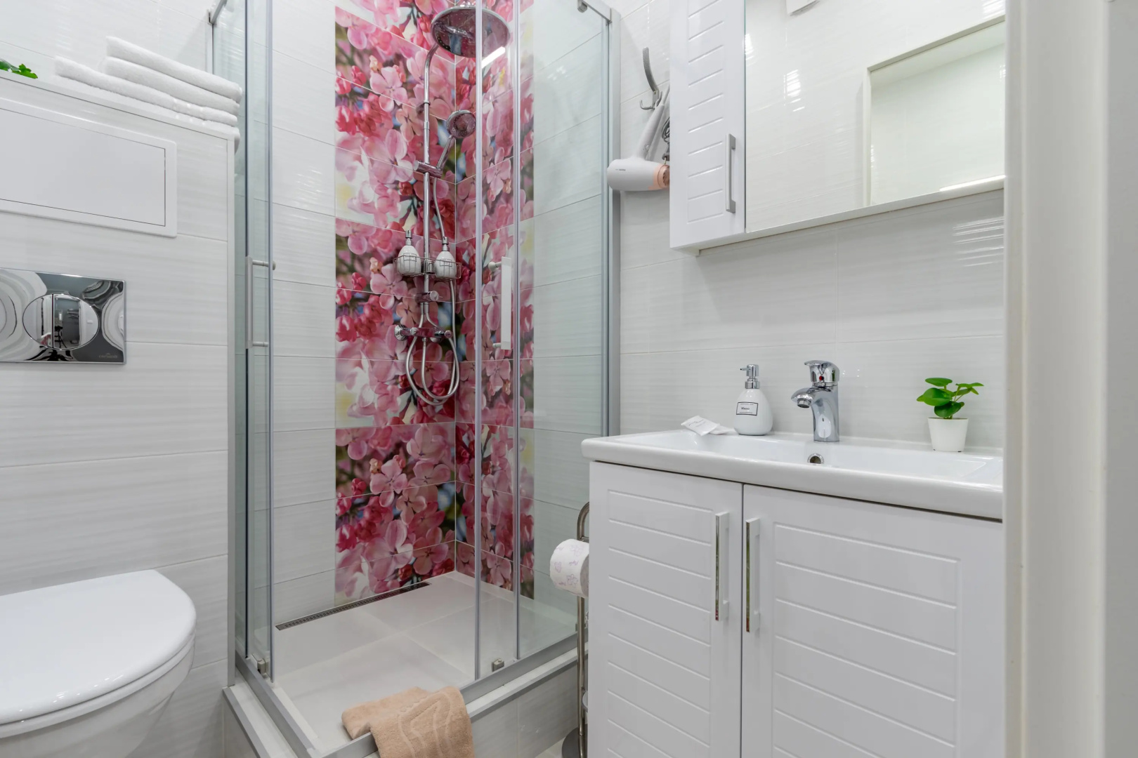 Квартира RoomyRoom Graf Orlov Studio
