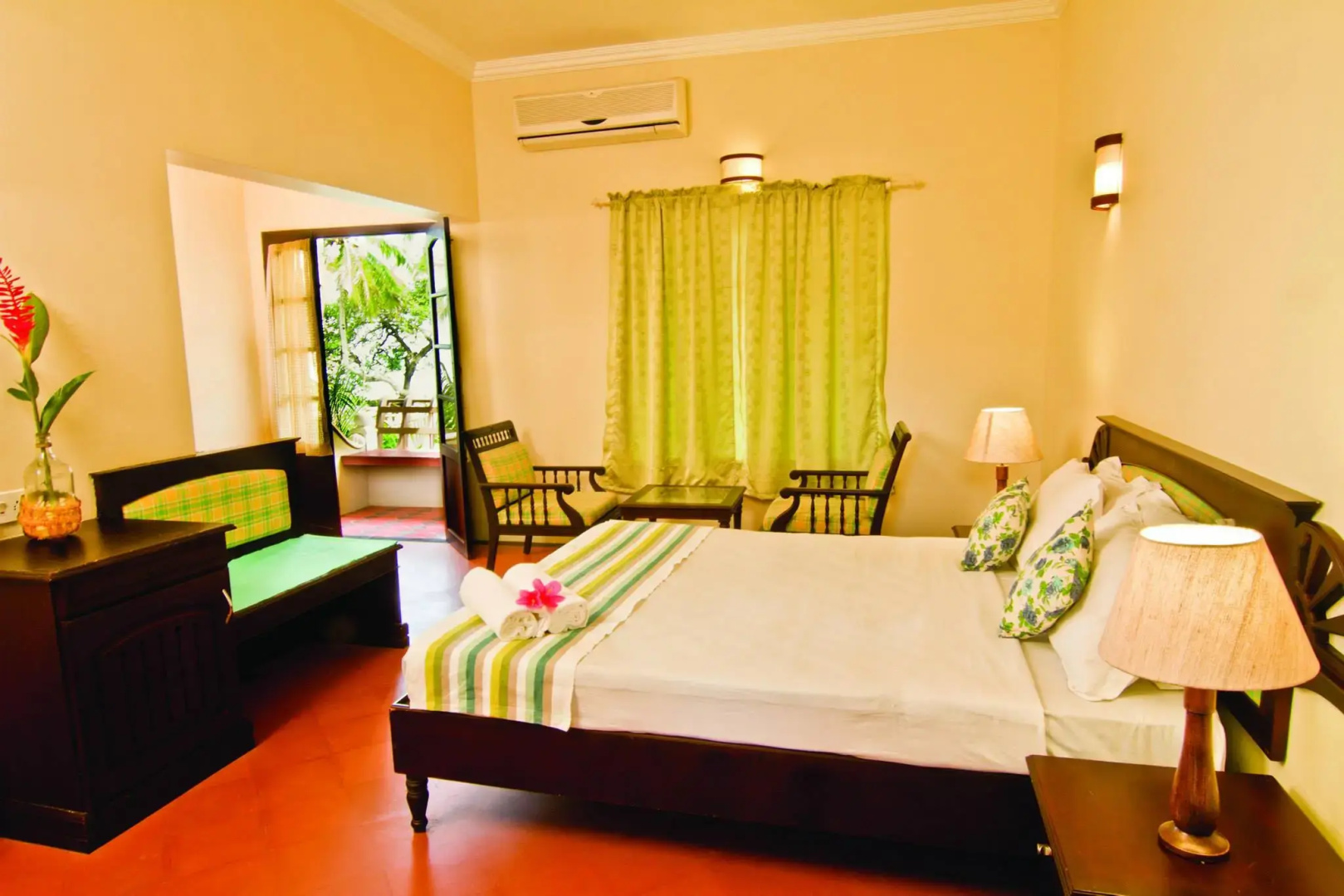 Отель Blooming Bay - Clifftop Beach Resort