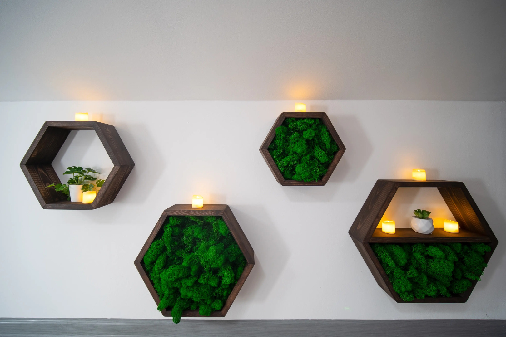 Частный Дом с Бассейном Мансардой и Видом на Горы