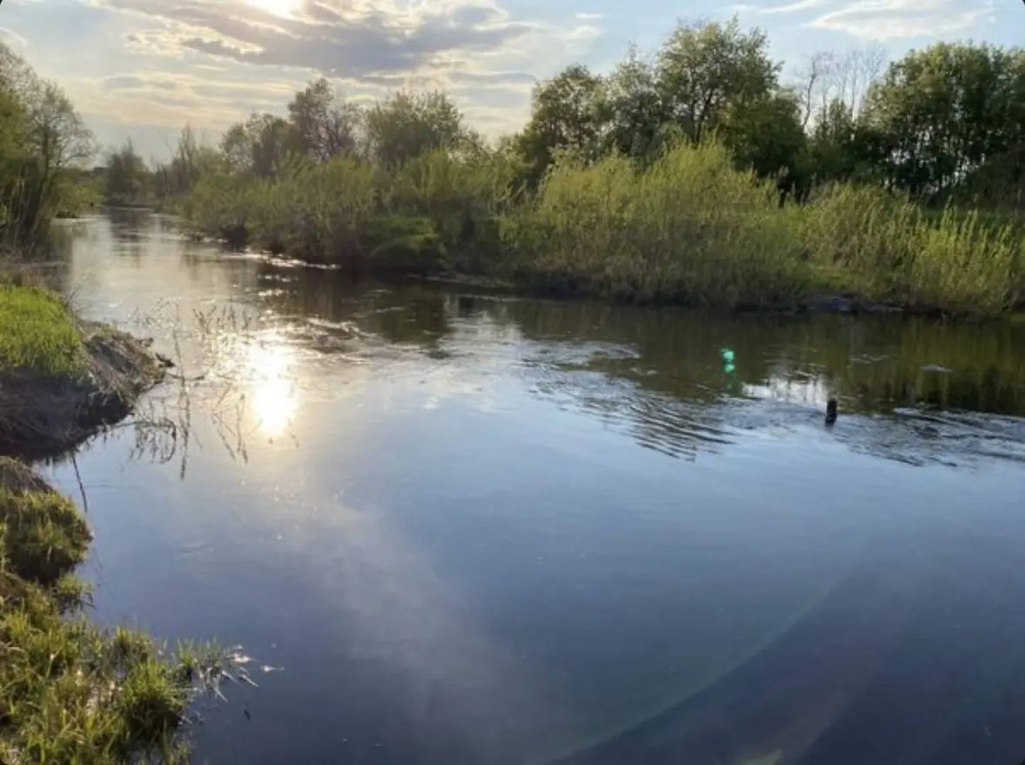Частный дом у речки для семейного отдыха