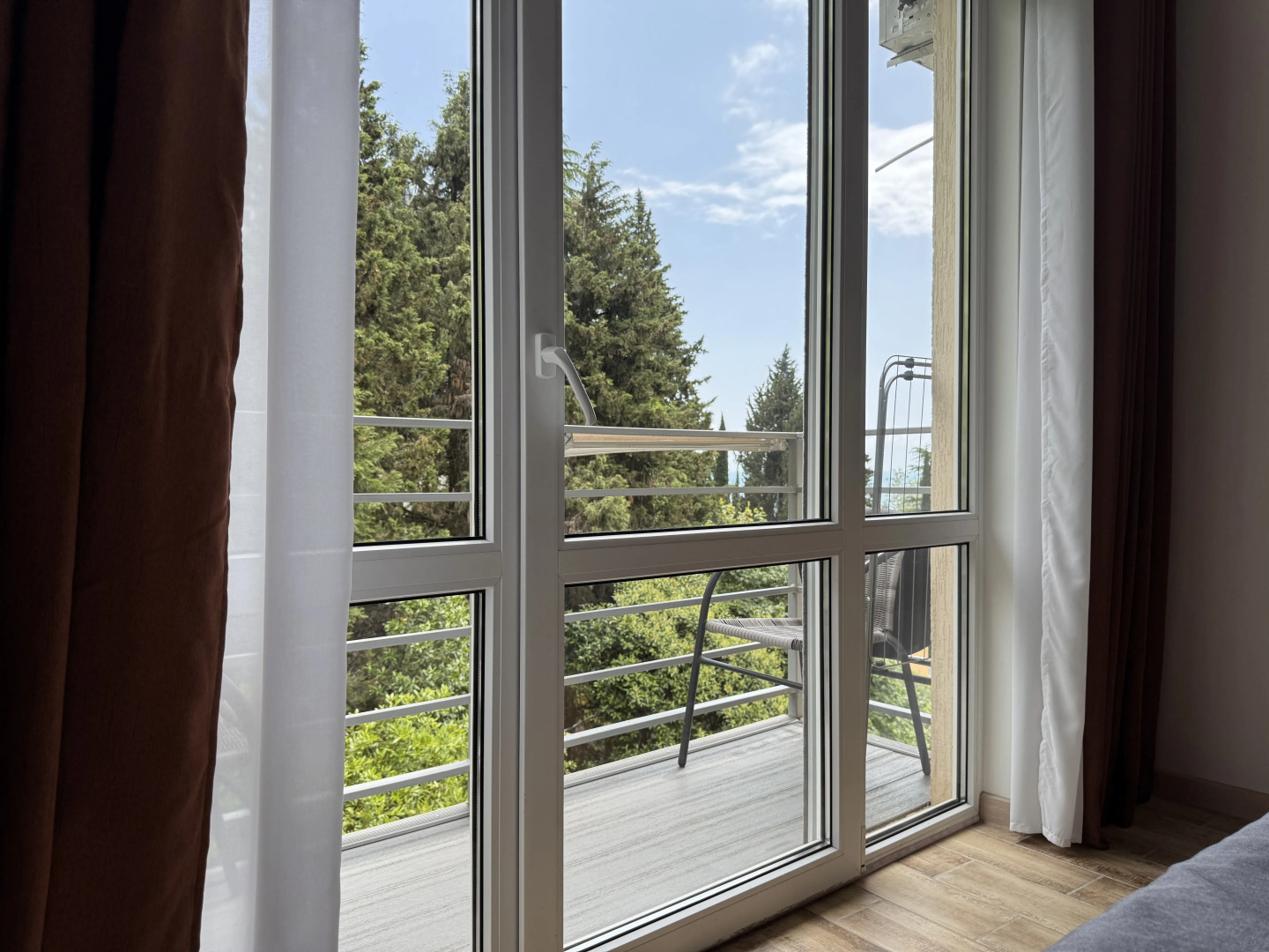 Апартаменты Бристоль-2 с балконом