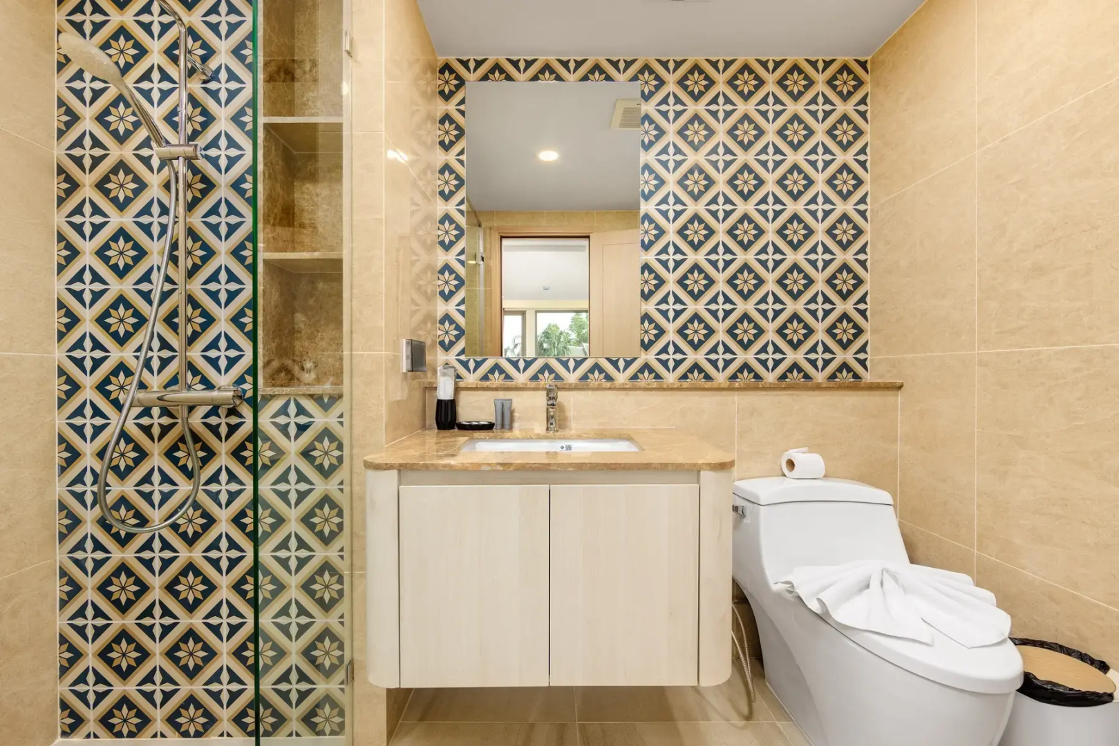 Apartment Ozone condo by TropicLook