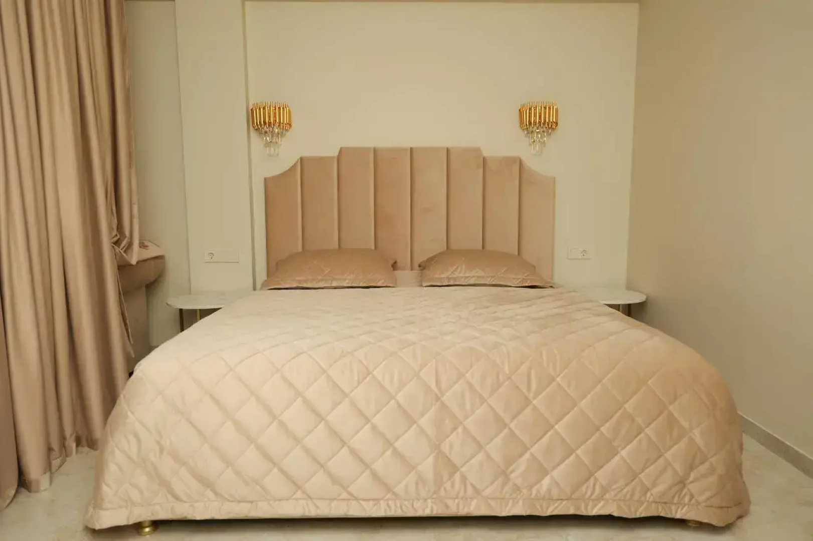 Апарт-отель Astoria Apartments