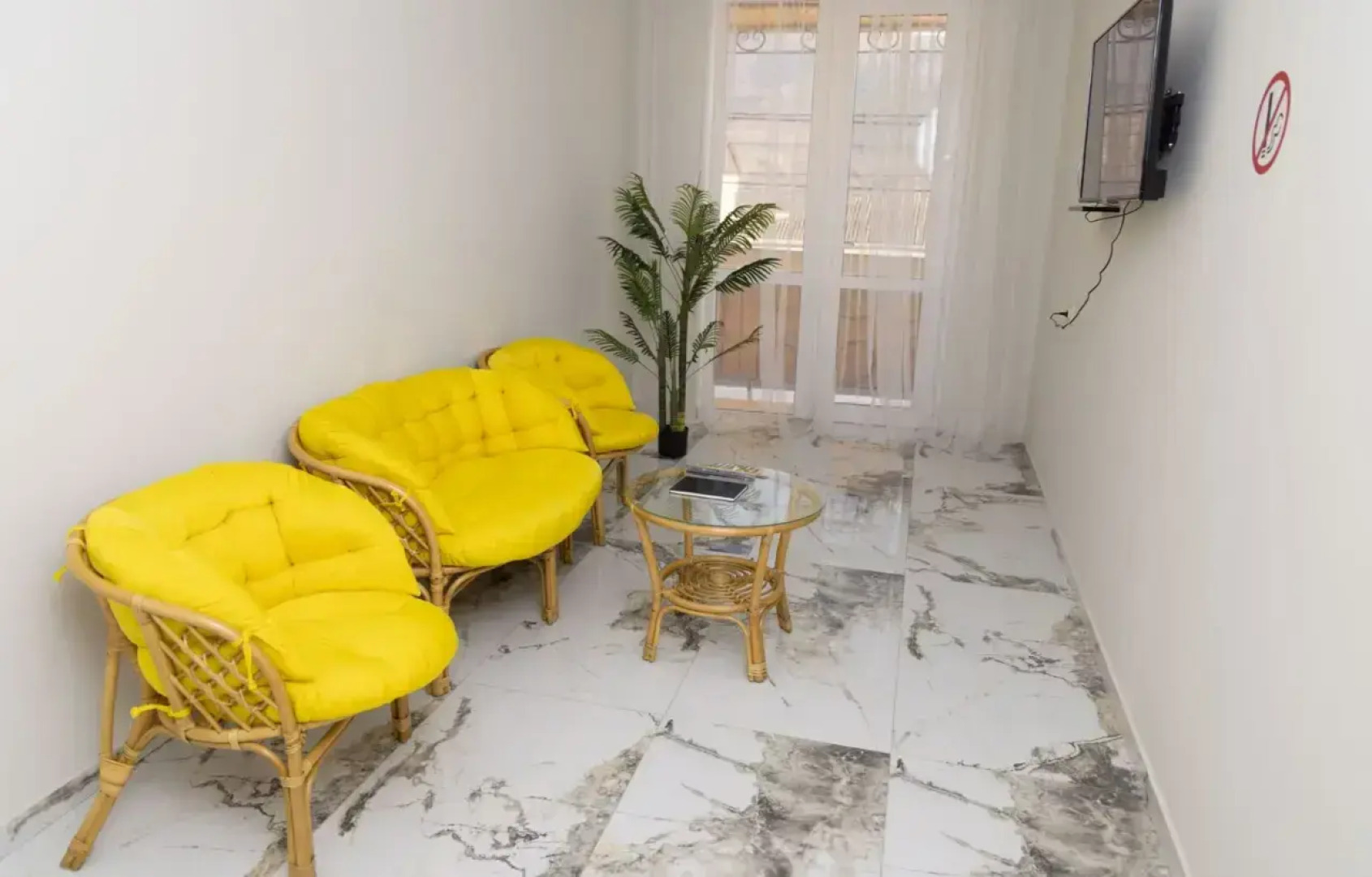 Отель Корона