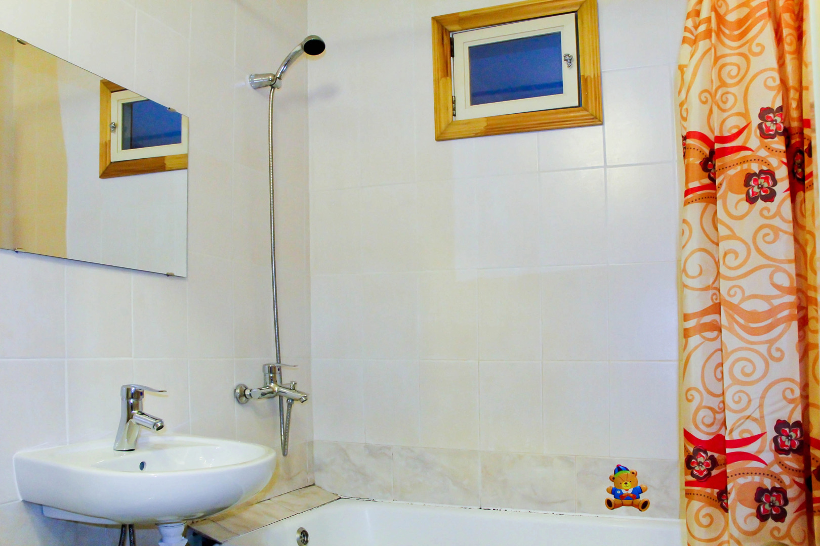 Апартаменты АЛЛиС-ХОЛЛ Сакко и Ванцетти 60