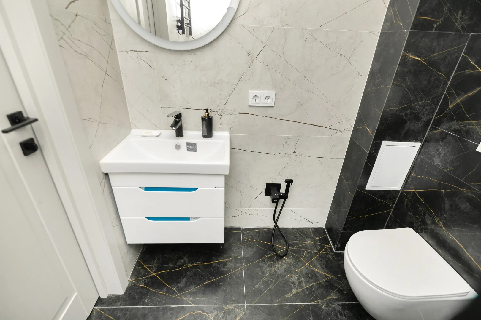 Апартаменты Двухкомнатные апартаменты у моря