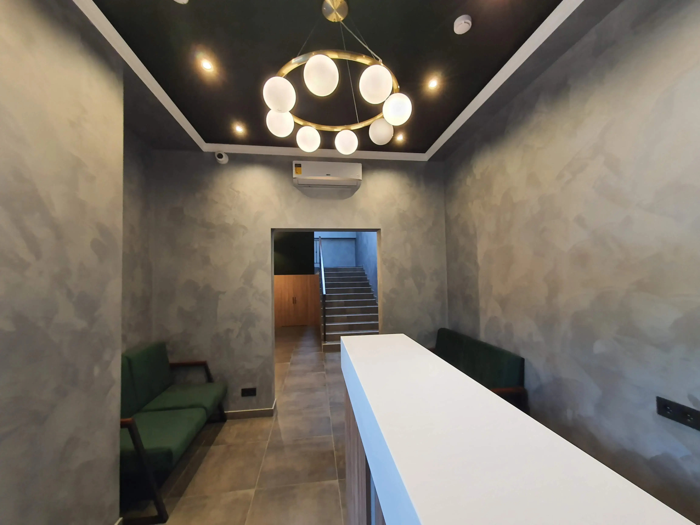 Апартаменты Greenberg на Защитников Кавказа 114