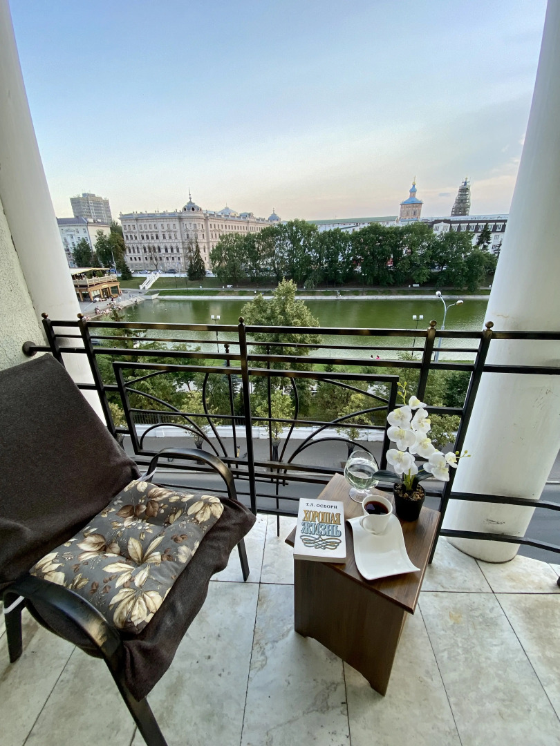 Видовая Двухкомнатная Элитная Квартира на Чёрном Озере