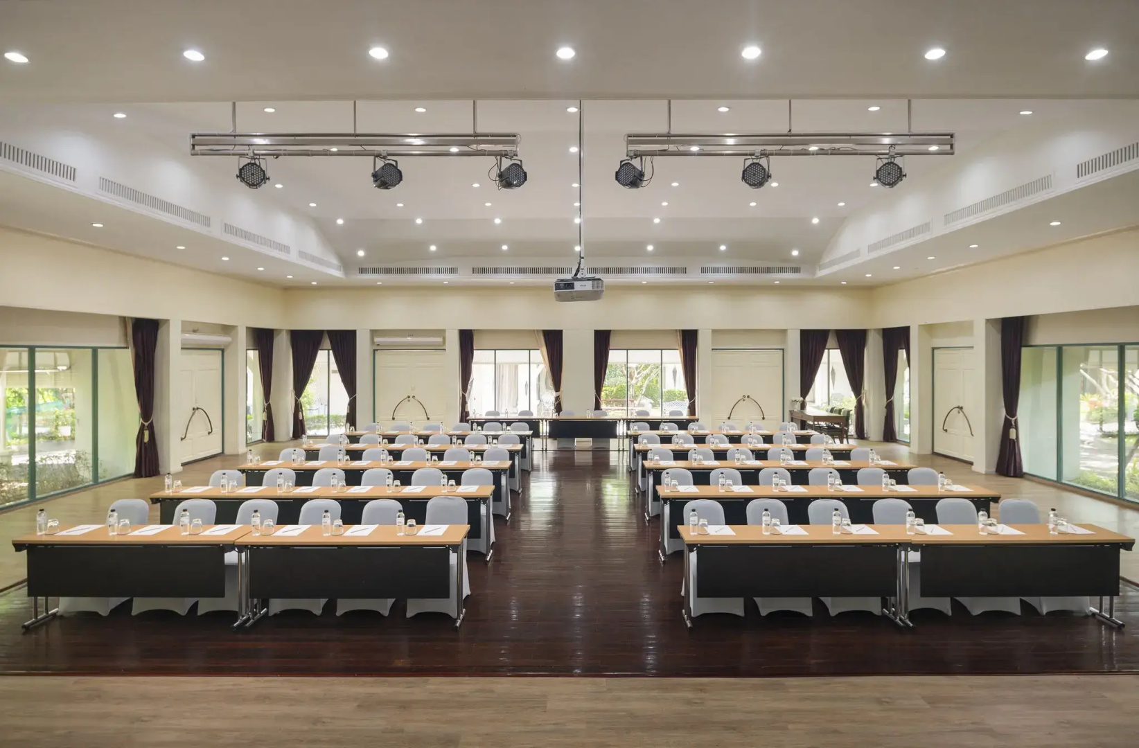 Отель Kalanan Riverside Resort