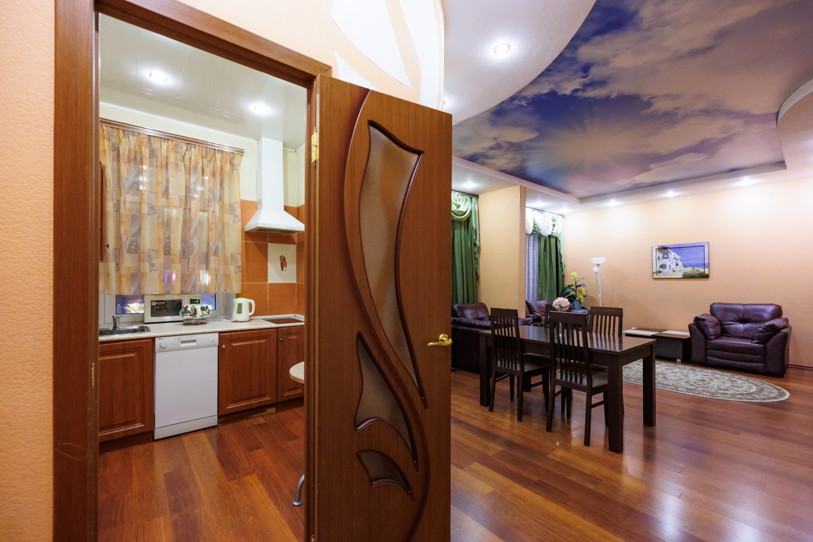 Апартаменты Lenina 80 Sky