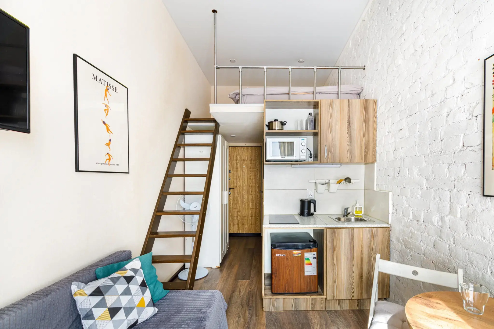 Апартаменты Roomstay комфорт плюс
