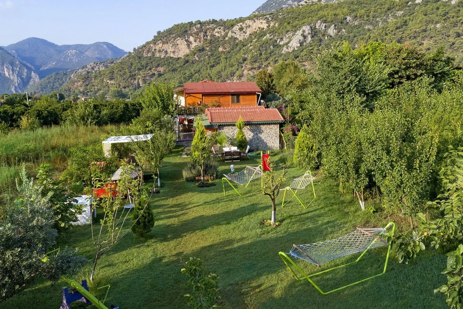 Bed&Breakfast Flora Pansiyon