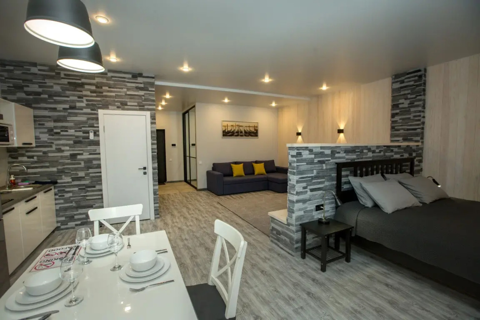 Апартаменты Central Place Vladivostok Премиум с видом на Мосты и Залив (4)