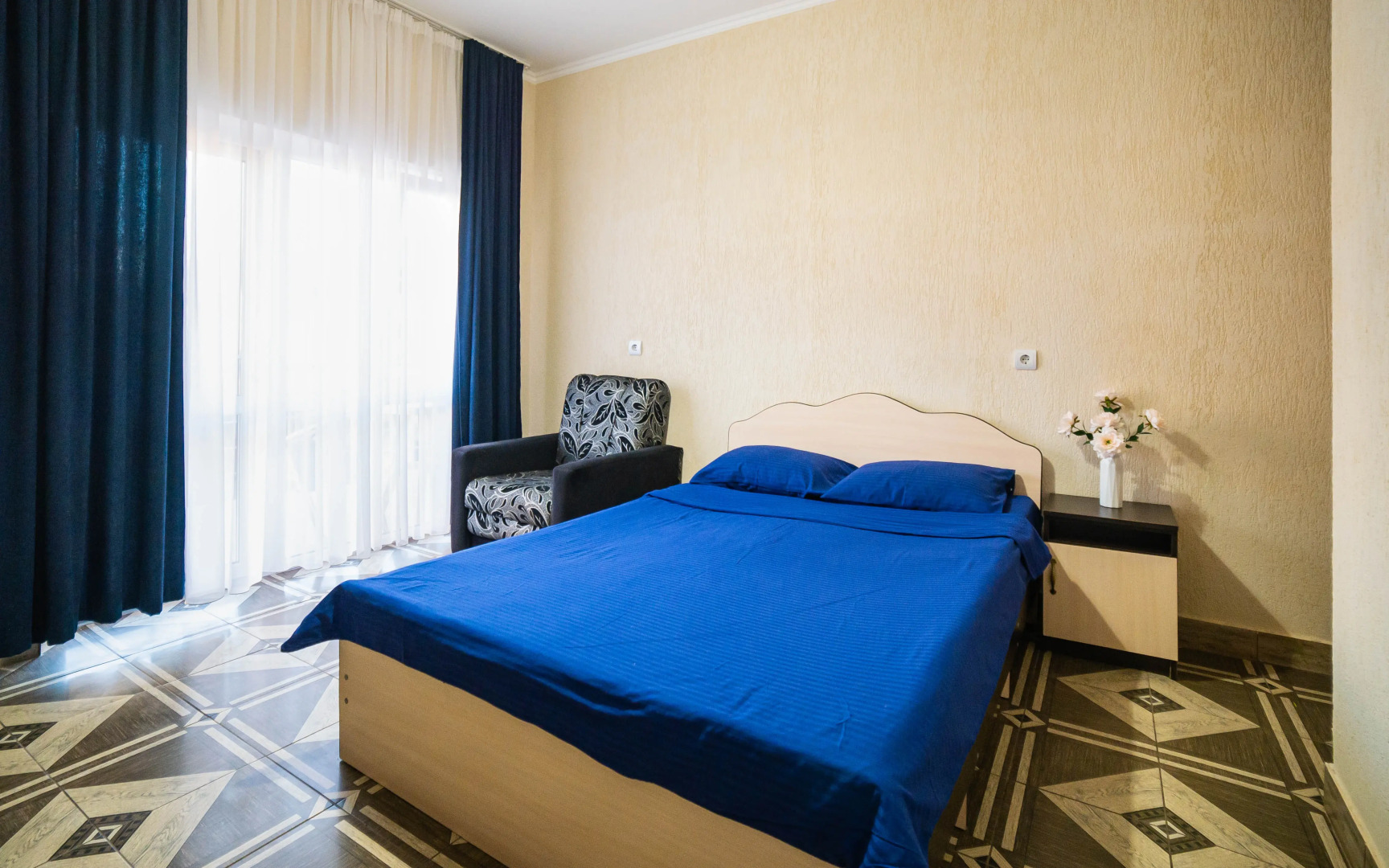 Отель Анютины Глазки