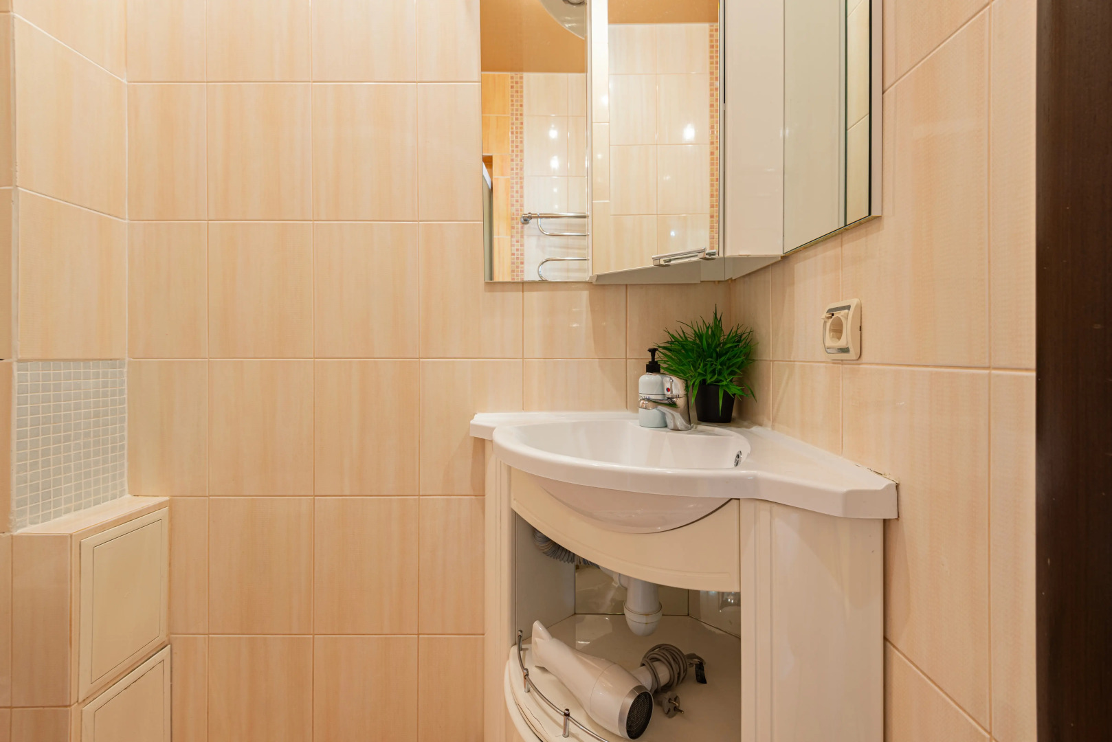 Квартира 2-к у Залива на Крылова 5 от RentAp