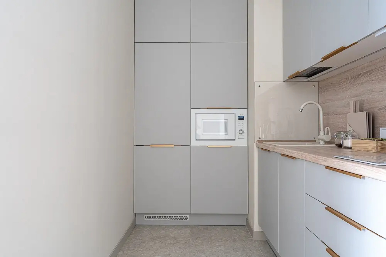 Апартаменты с отдельной спальней на Большой Покровской (до 4х гостей)