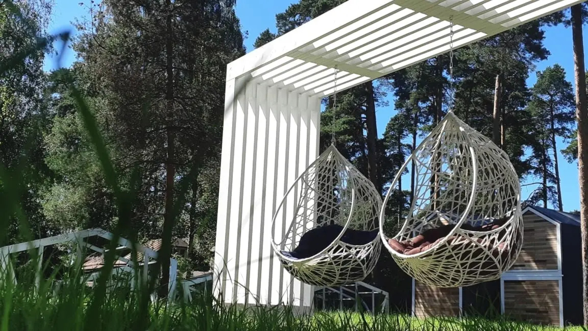 Коттеджи Скворешники