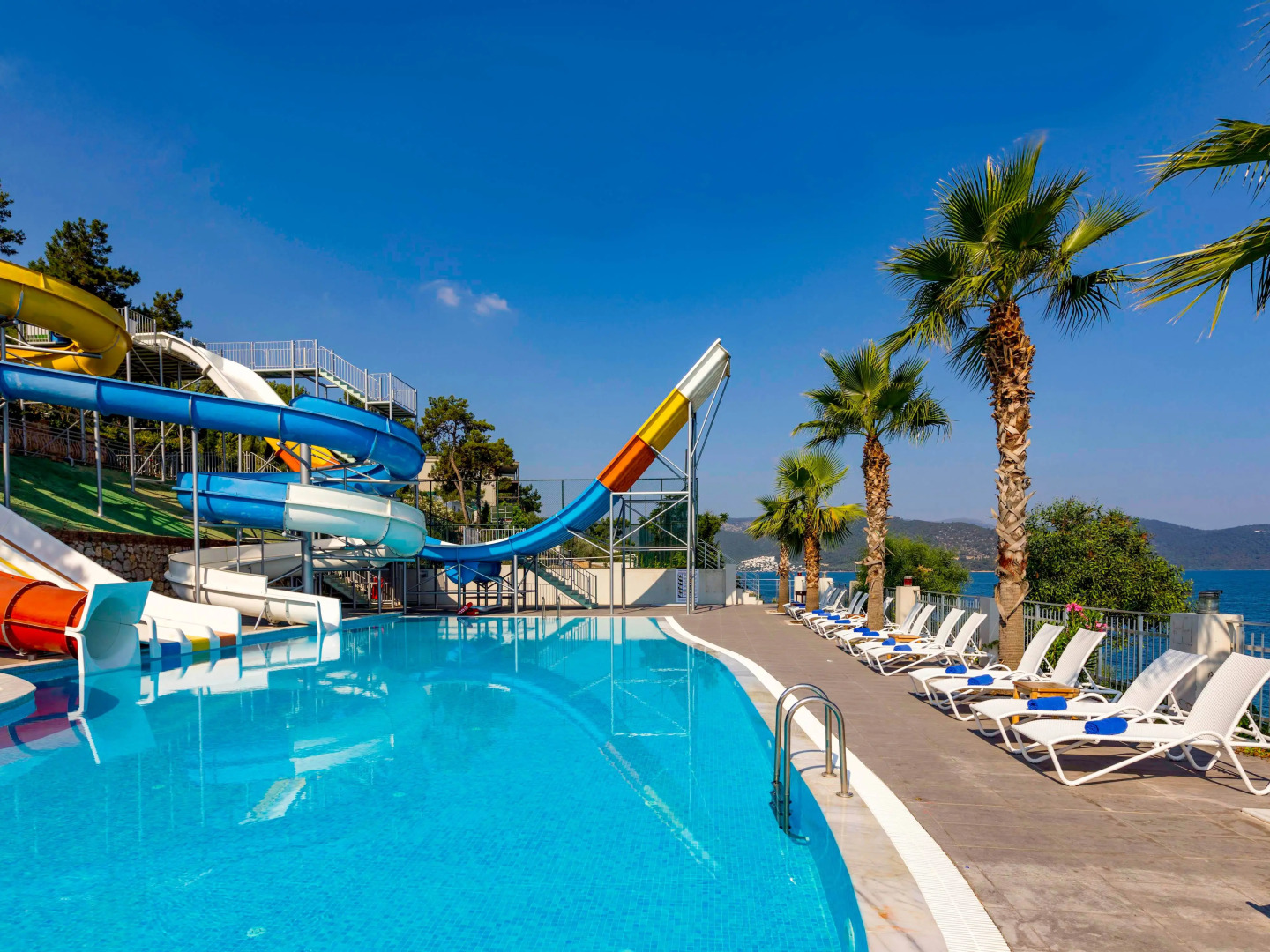 Отель Blue Dreams Resort