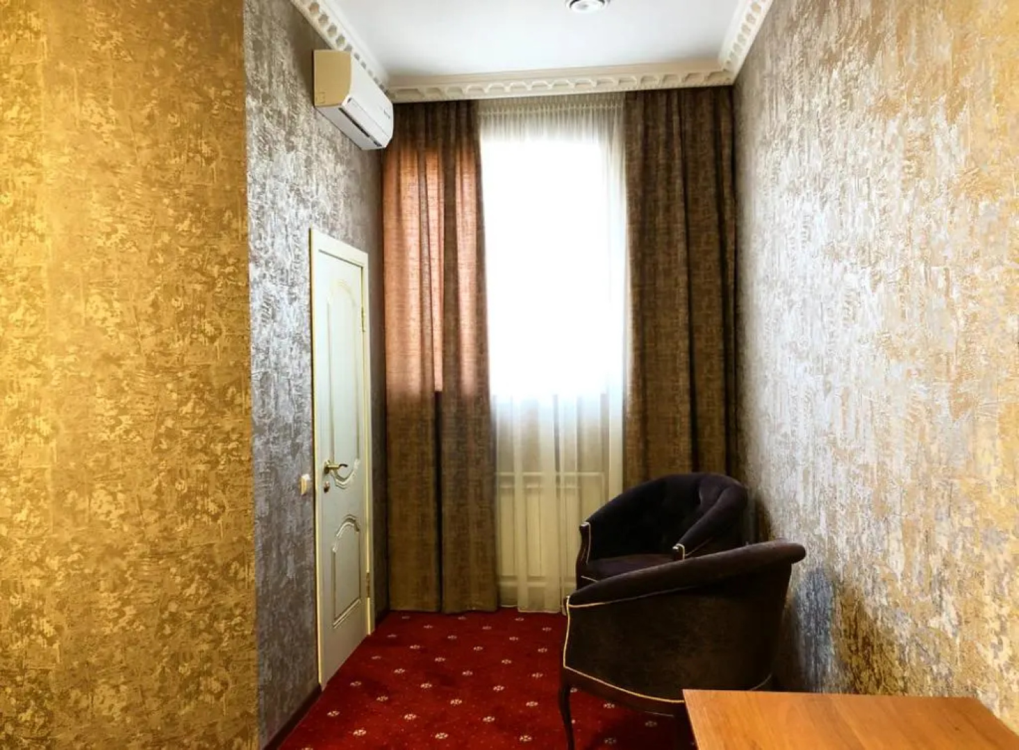 Отель Caesar Royal Palace