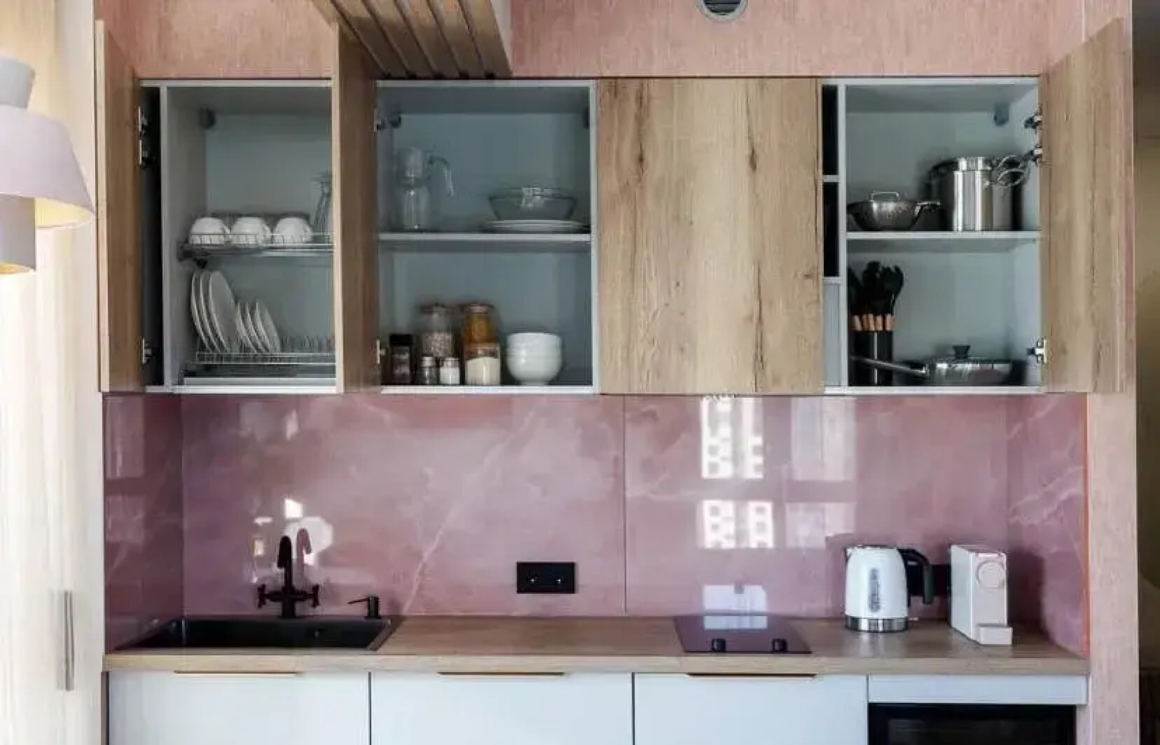 Апартаменты More View - с залипательным видом на реку | Rasco Home