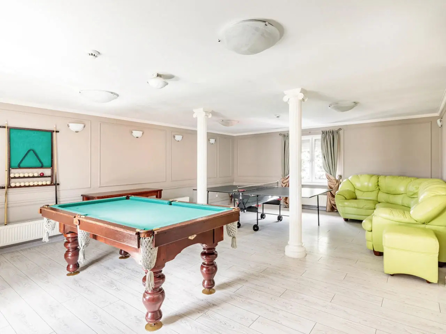 Частный Дом с бассейнами и залом Anstar House Kapustino