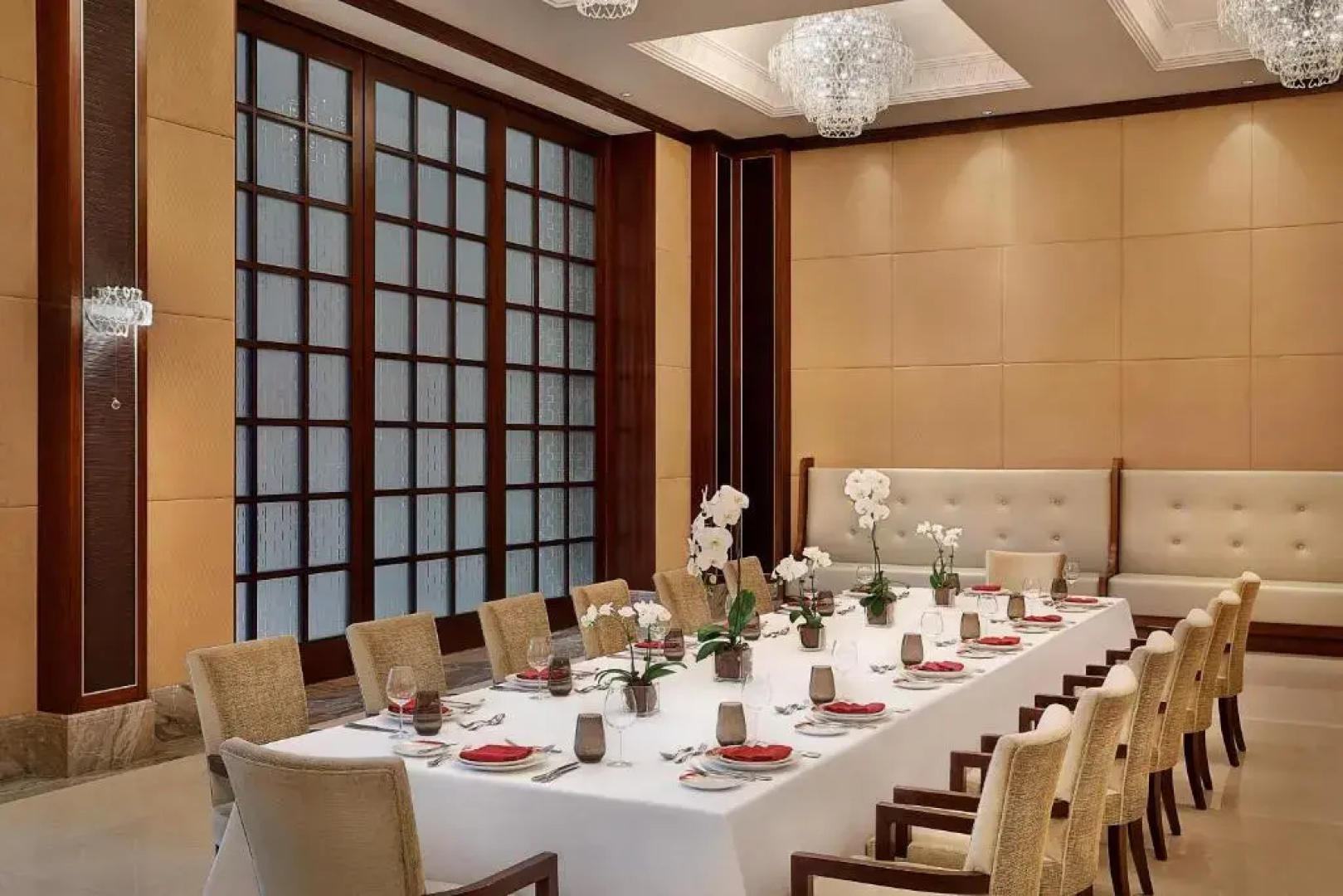 Отель Sheraton Oman
