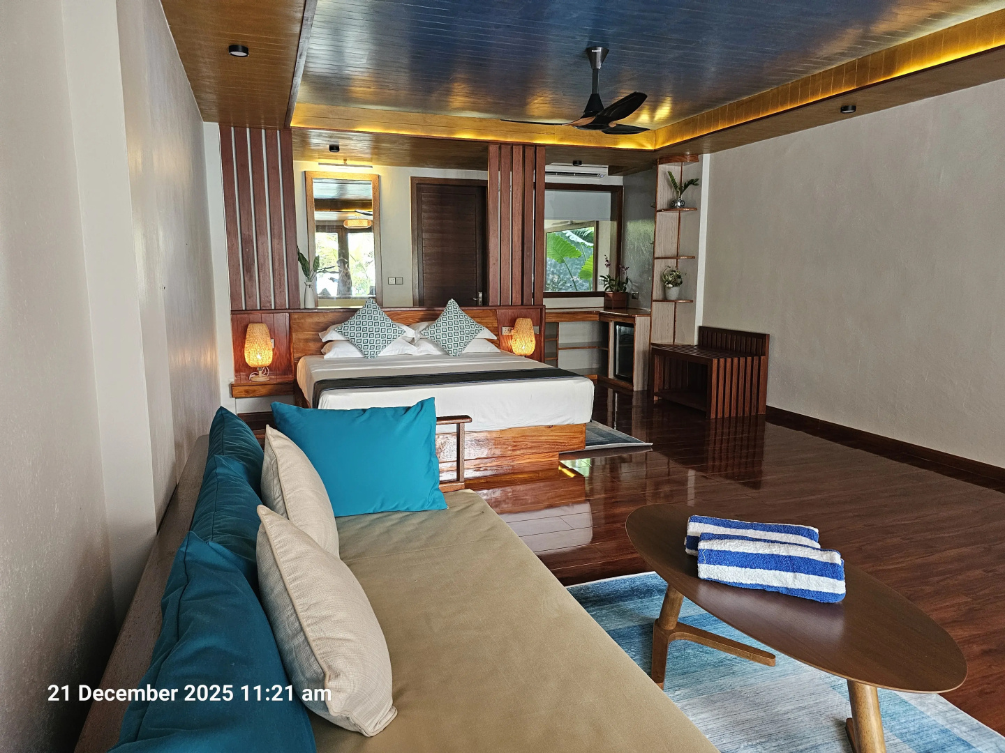 Отель Island Luxury Retreat Maalhos