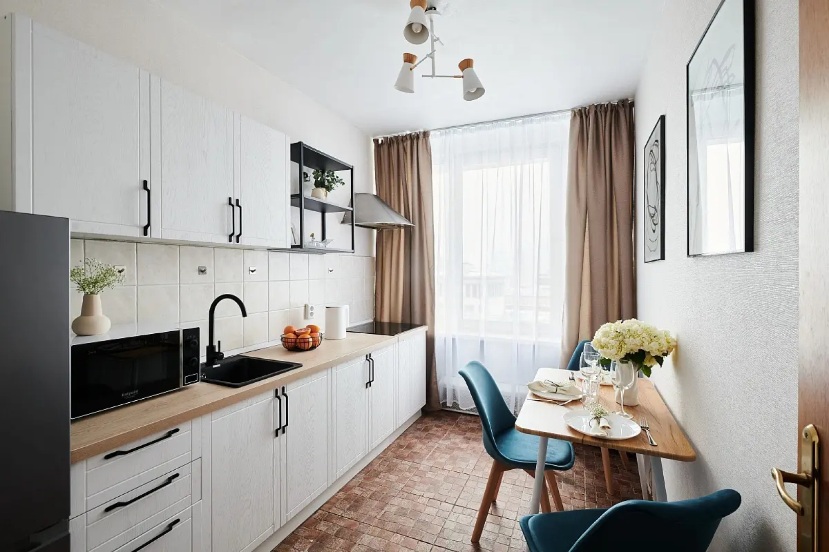 Квартира GM Apartments Стильная Трехкомнатная с видом на Новый Арбат