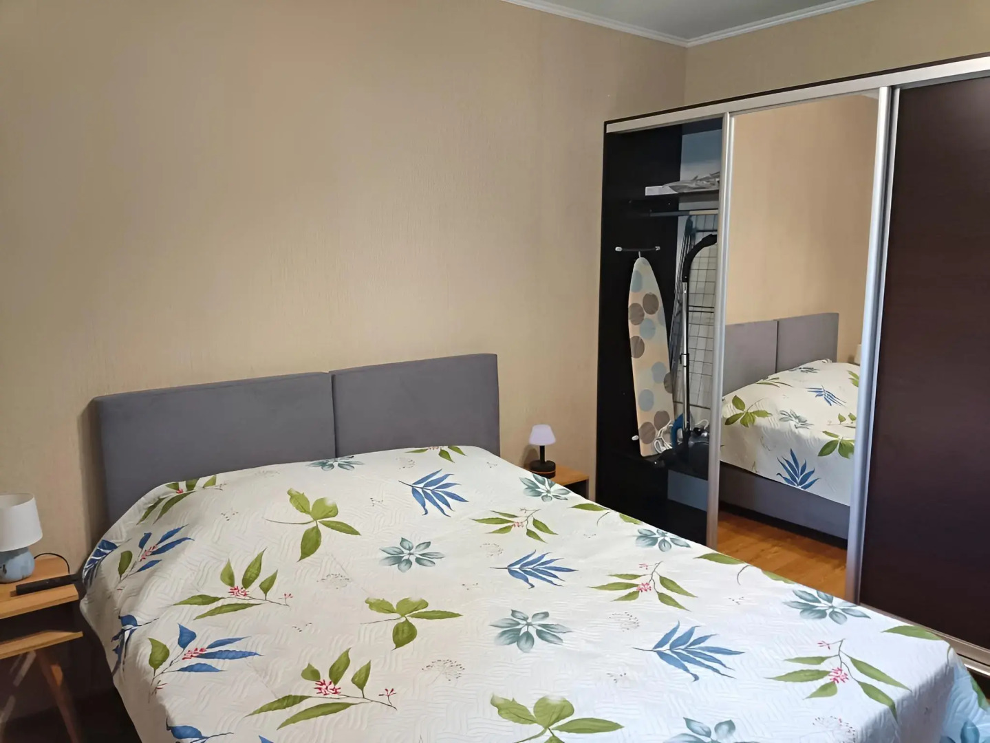 Апартаменты Двухкомнатные на втором этаже с балконом